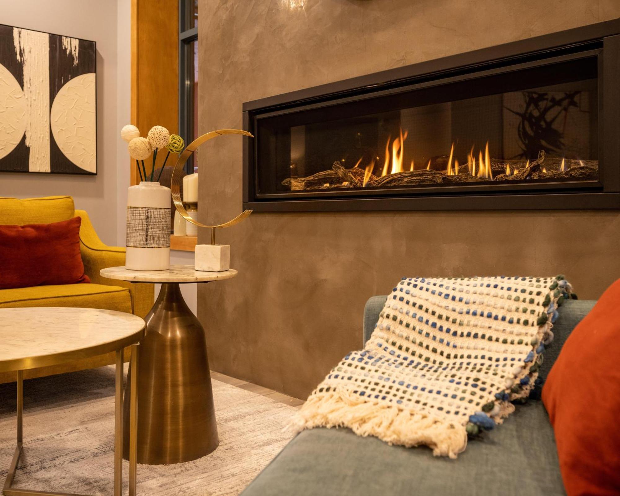 Alpenglow Lodge Two Bedroom Apartment By Mva Whistler Buitenkant foto